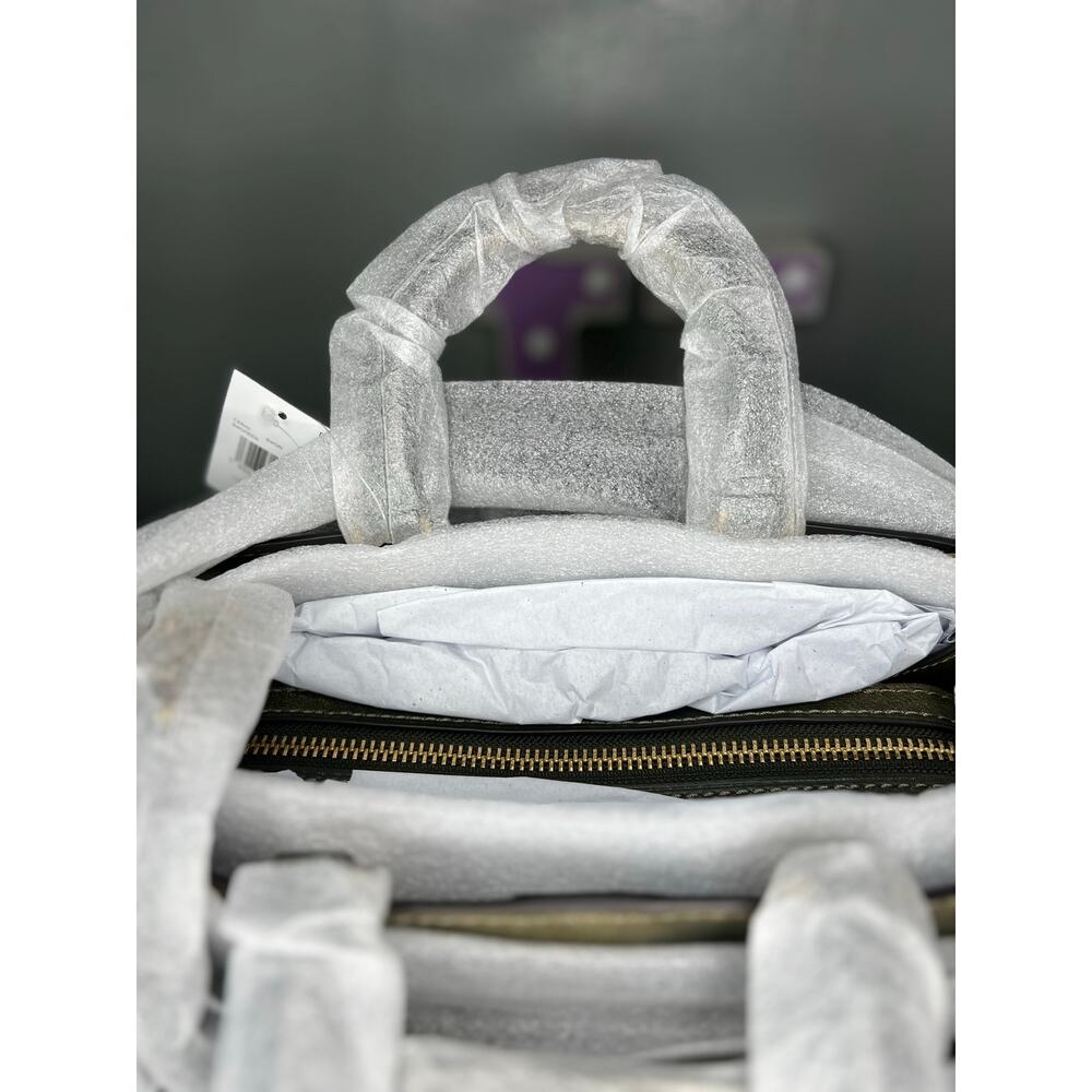 Coach Rogue Bag 31
In Loved Leather Brass /Green - Picture 11 of 15
